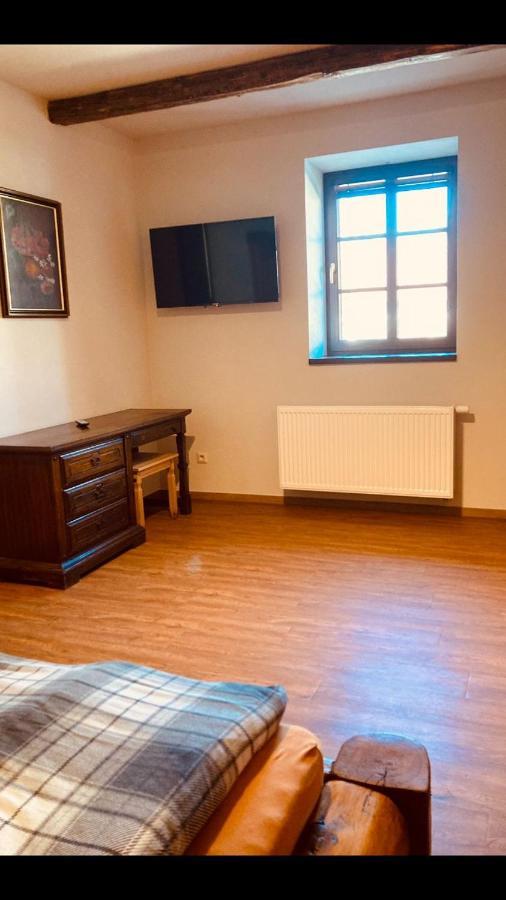 Penzion, Restaurace Jaro Vesin Brdy Rozmital pod Tremsinem Dış mekan fotoğraf