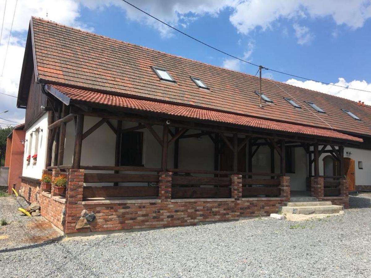 Penzion, Restaurace Jaro Vesin Brdy Rozmital pod Tremsinem Dış mekan fotoğraf