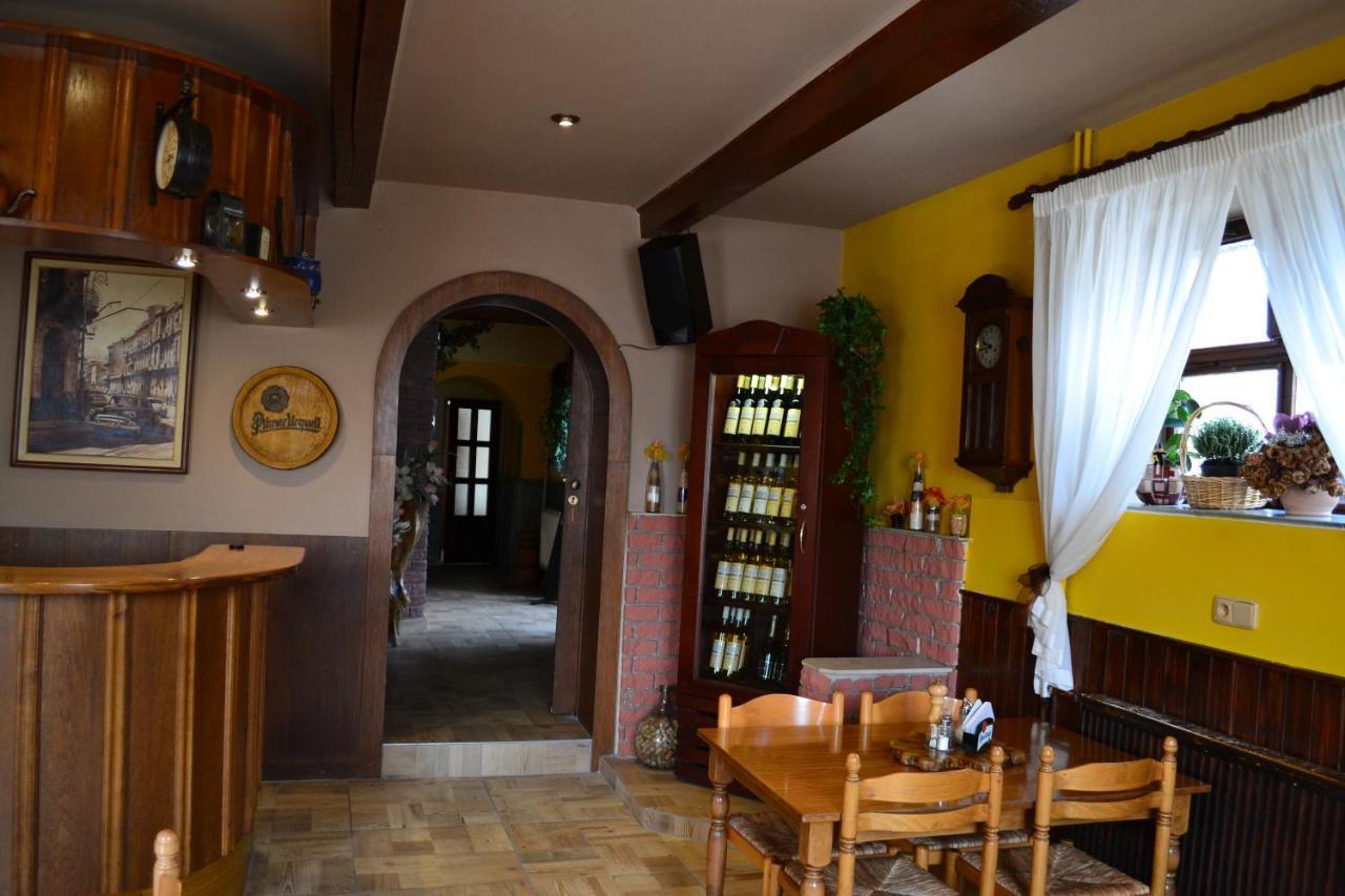 Penzion, Restaurace Jaro Vesin Brdy Rozmital pod Tremsinem Dış mekan fotoğraf